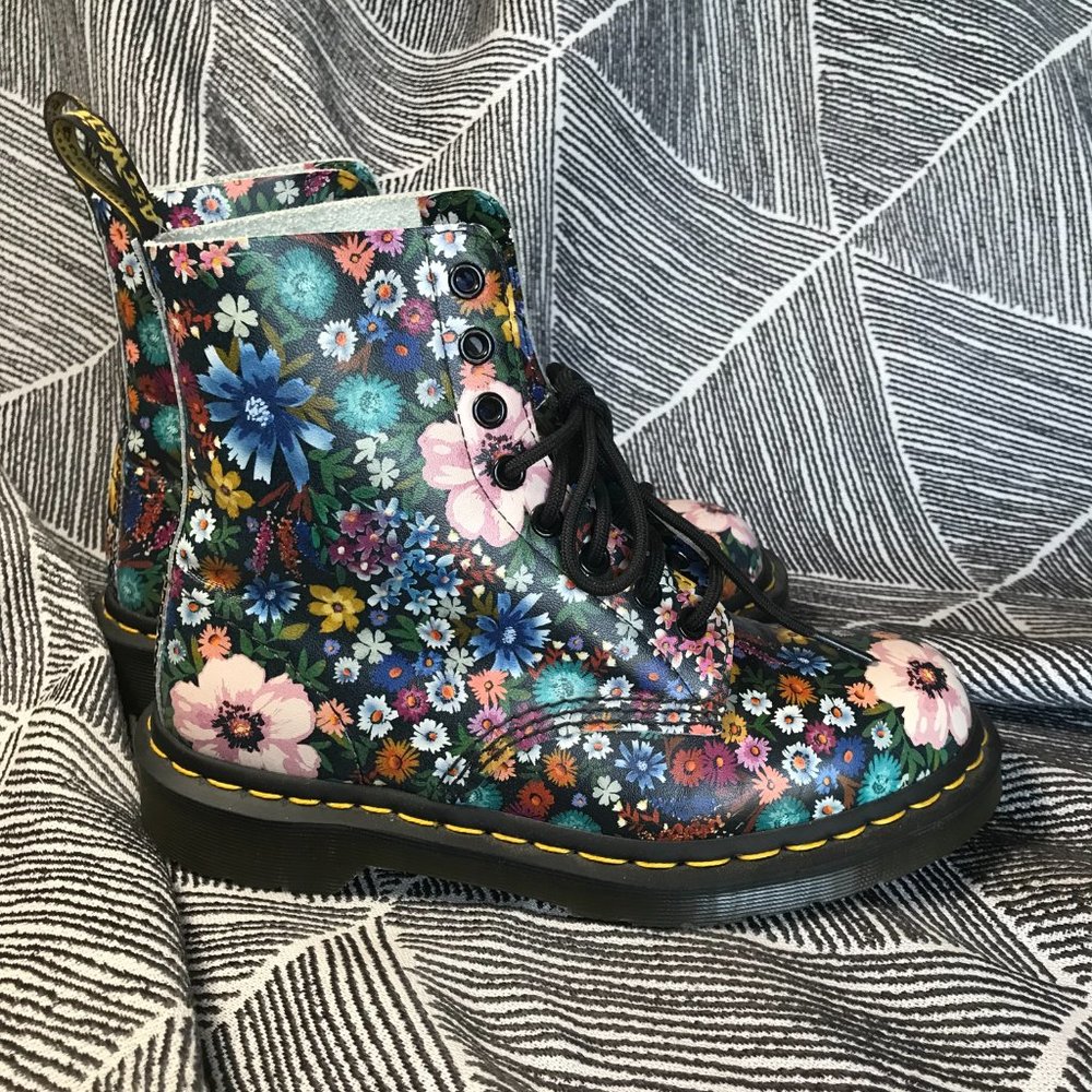boots - Picture 6 of 10